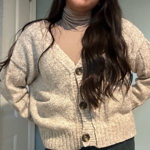 Sweater/cardigan